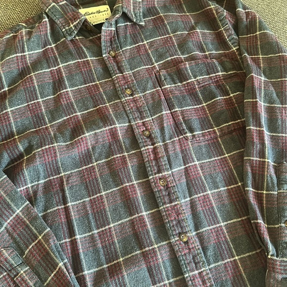 Men’s Eddie Bauer Flannel - Picture 3 of 3